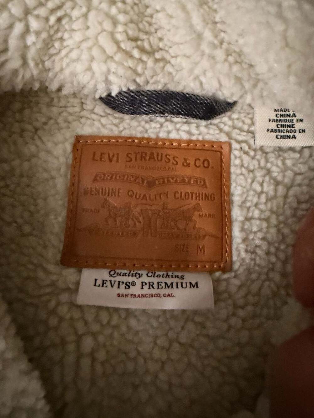 Levi's Men's Vintage Fit Sherpa Trucker Jacket Win And Destroy Small 791290010 - Picture 9 of 10